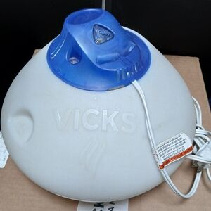 Vicks Blue and White Humidifier